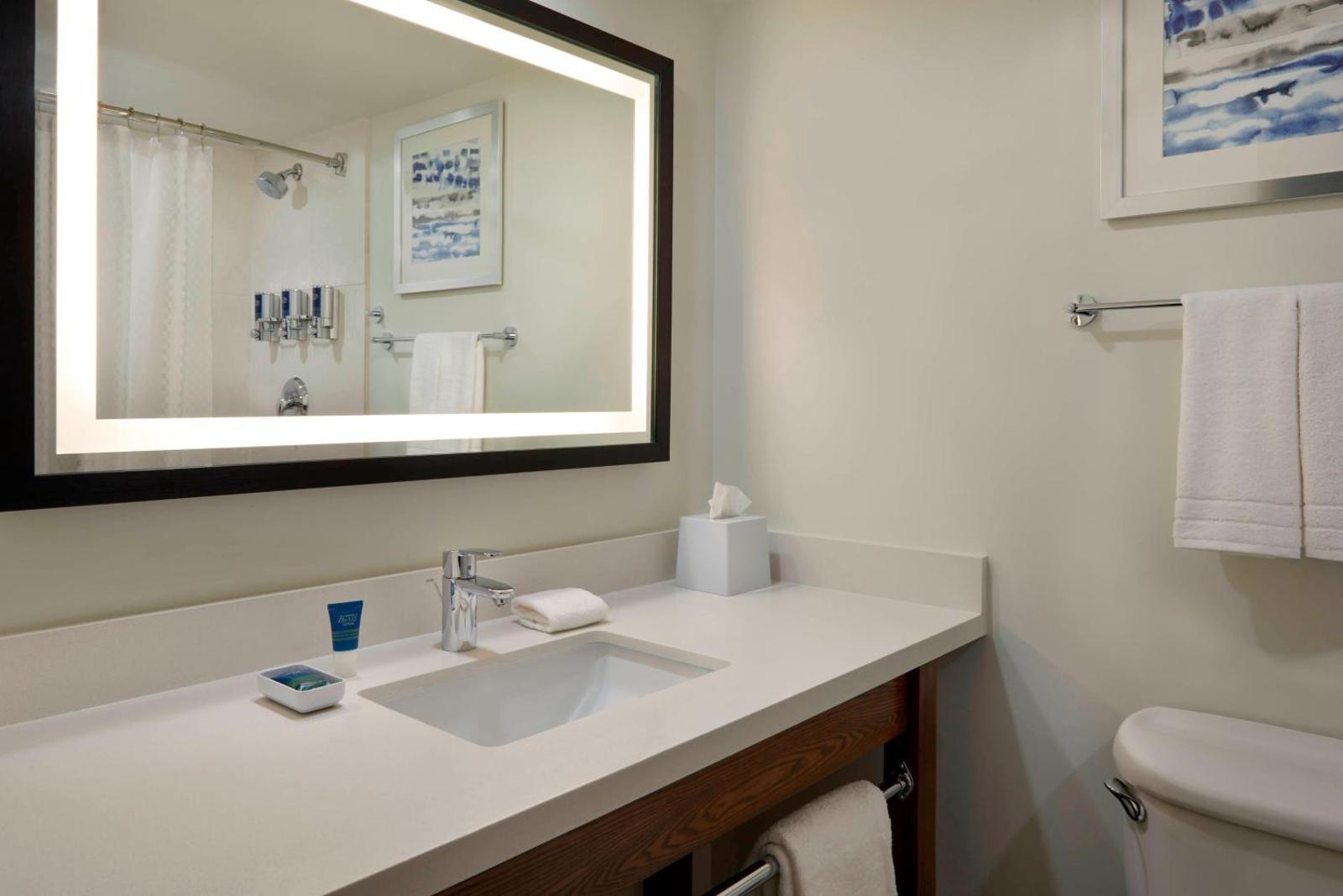 Four Points By Sheraton Toronto Airport